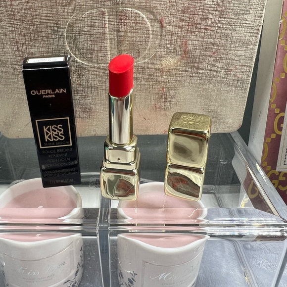 Guerlain kiss kiss lipstick shade #609 spring rose have 2 available, - Picture 1 of 3